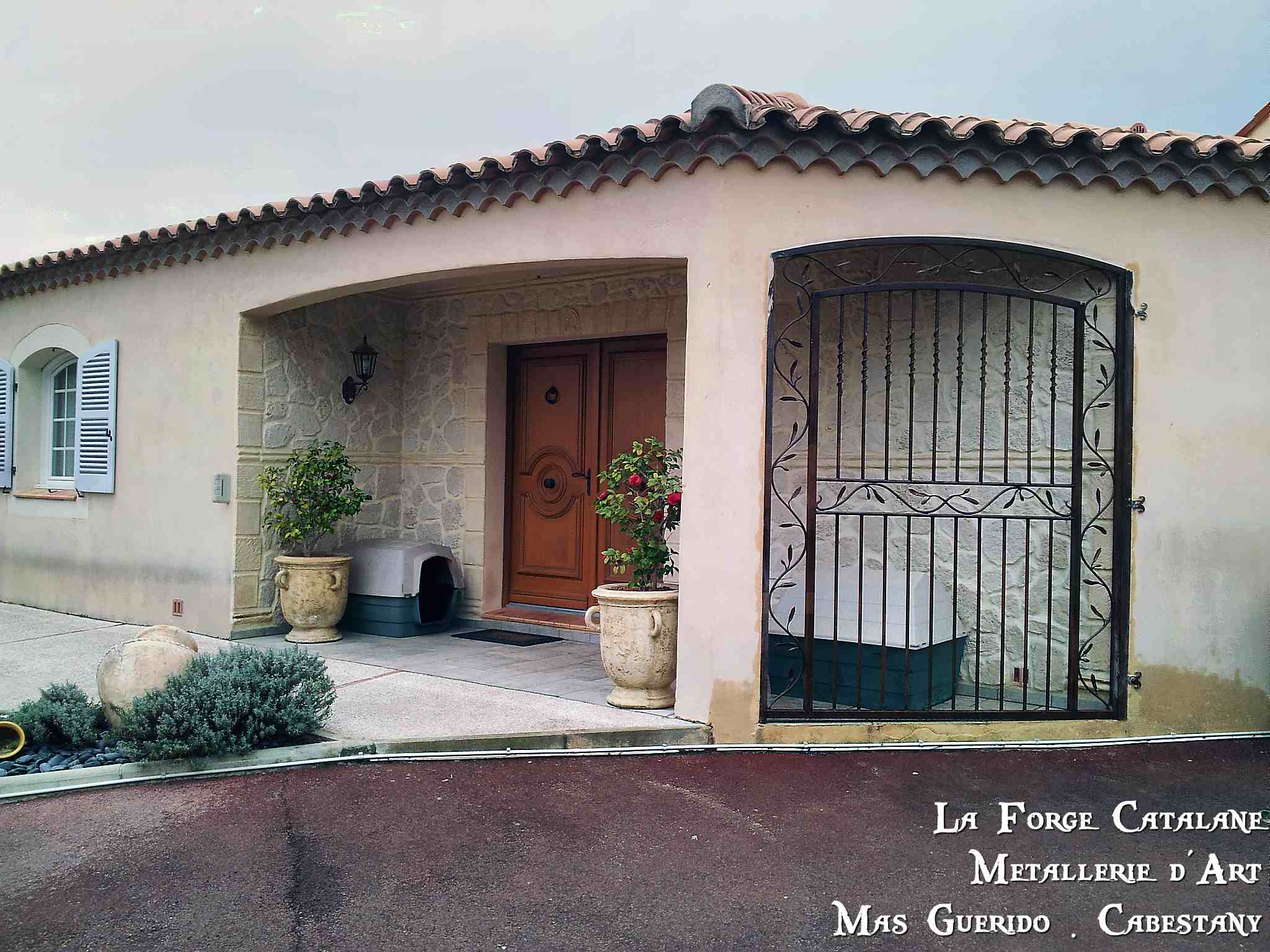 Grille protection type provencal rameau olivier travail chaud 4 forge catalane.jpg